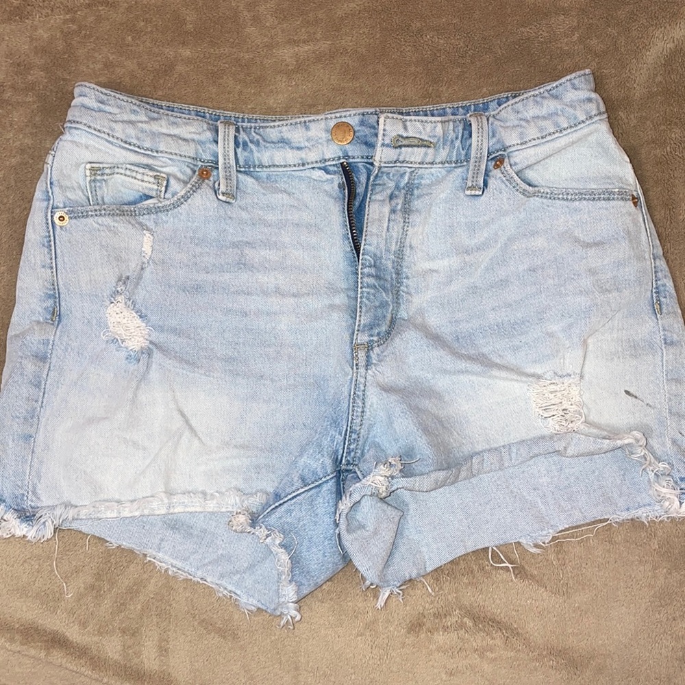 Universal Threads women’s shorts